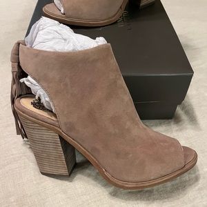 Vince Camuto Kylena suede bootie